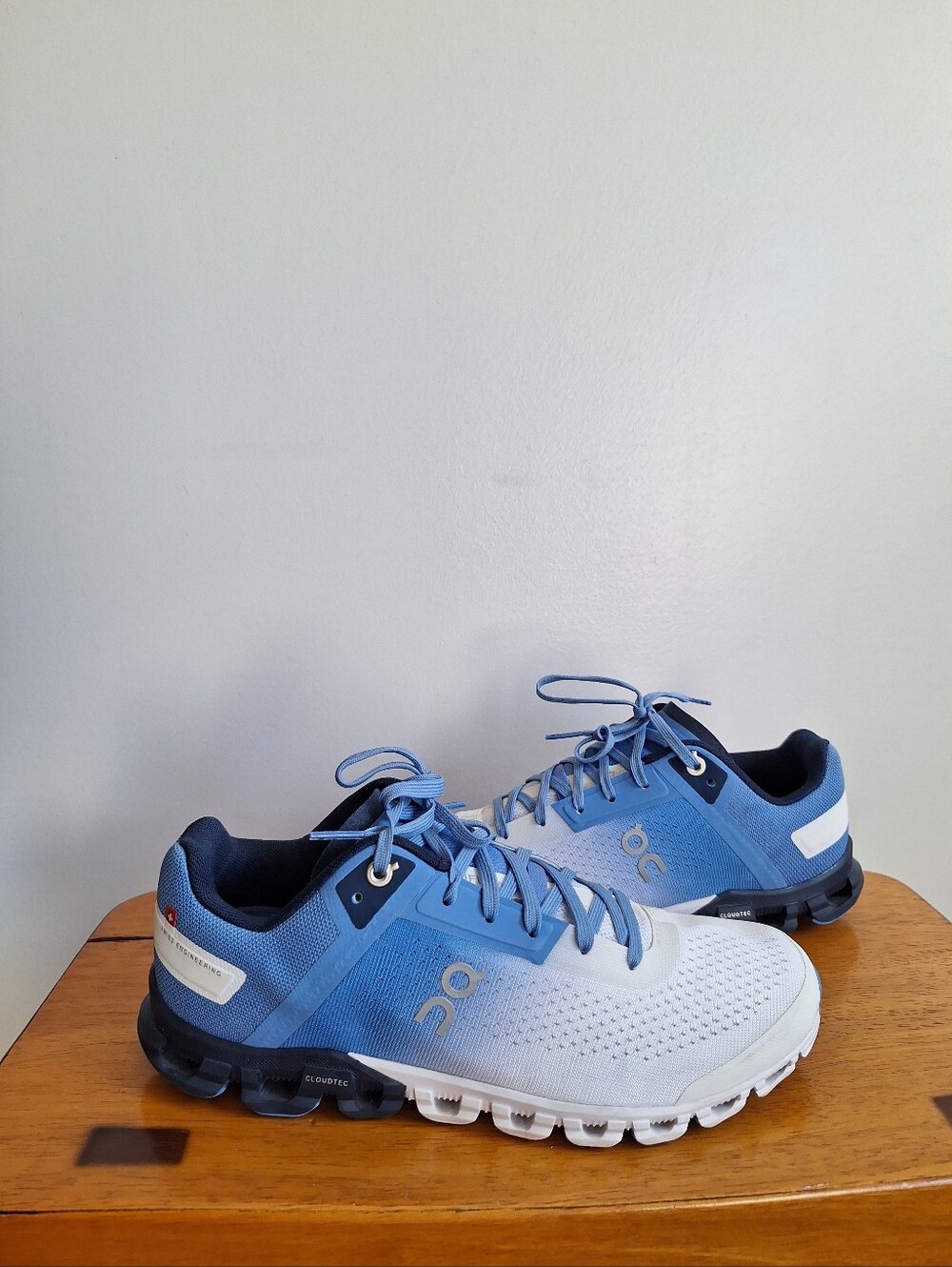 On Cloudflow 3.0 Women's Marina/White Size 8 - Picture 2 of 12